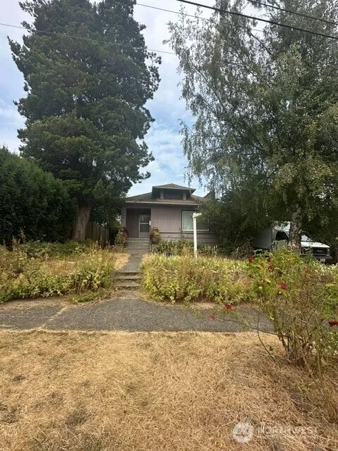 Property photo for 3210 Nw 69th Street, Seattle photo 2
