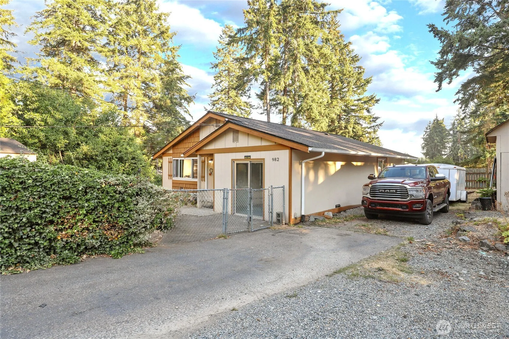 Property photo for 982 Sw Shannon Drive, Port Orchard photo 2