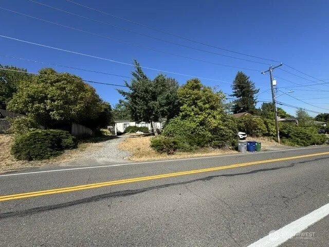 Property photo for 13745 42nd Avenue S, Tukwila photo 2