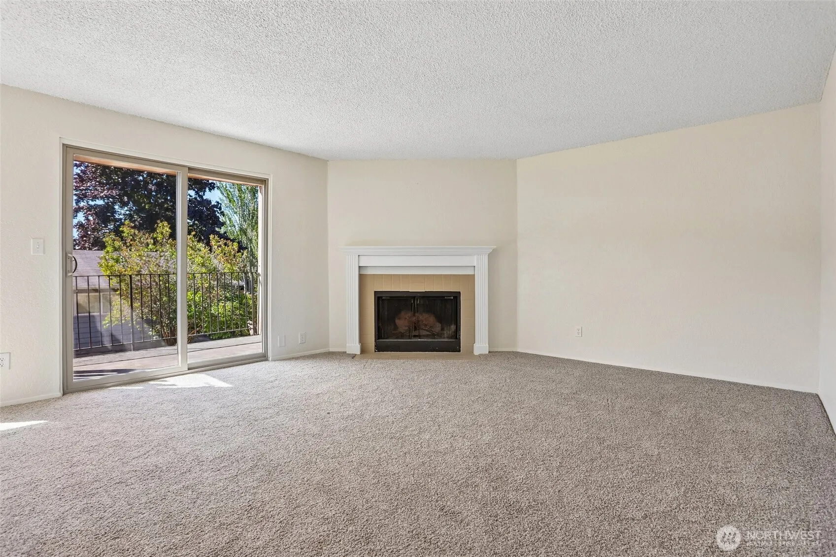 Property photo for 4904 81st Place Sw #206, Mukilteo photo 3