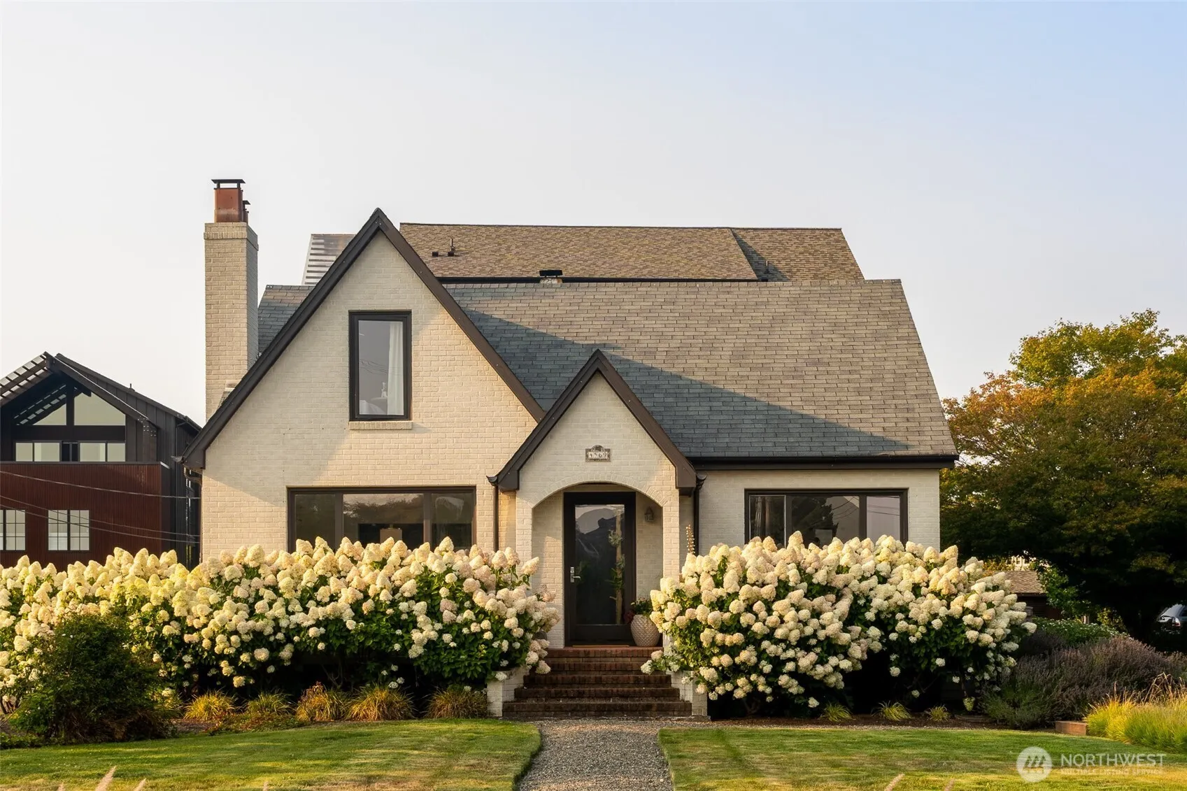 Property photo for 4569 Point White Drive Ne, Bainbridge Island photo 2