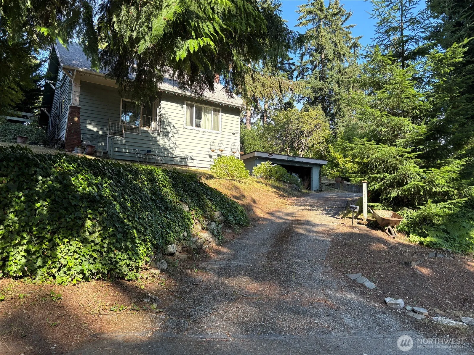 Property photo for 15739 Densmore Avenue N, Shoreline photo 3