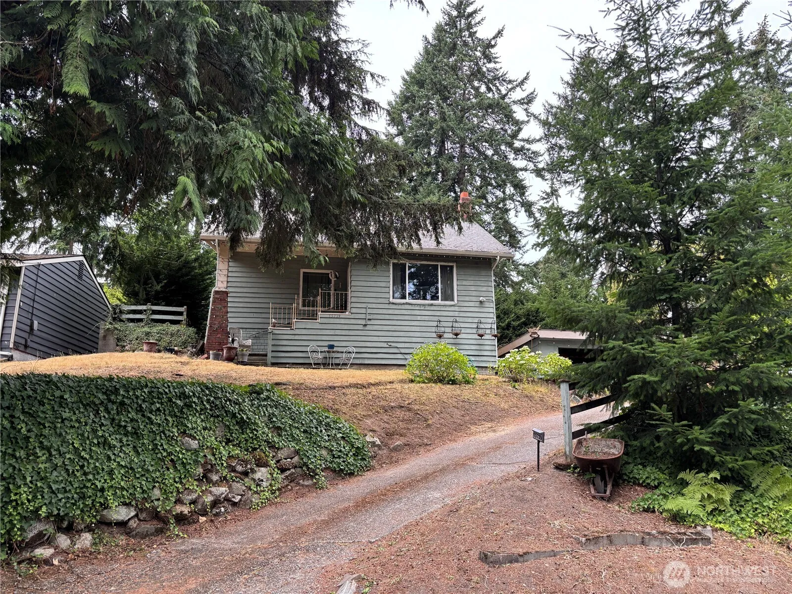 Property photo for 15739 Densmore Avenue N, Shoreline photo 2