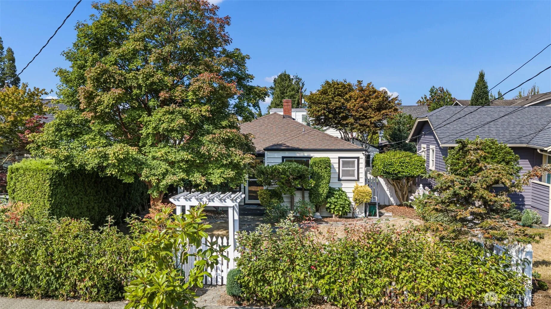 Property photo for 8337 27th Avenue Nw, Seattle photo 4
