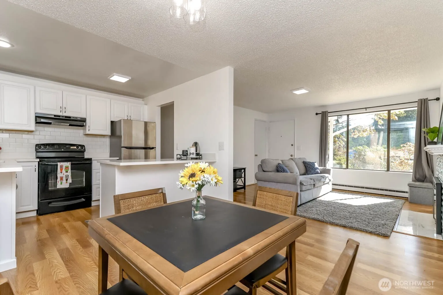 Property photo for 30303 6th Avenue Sw, Federal Way photo 5