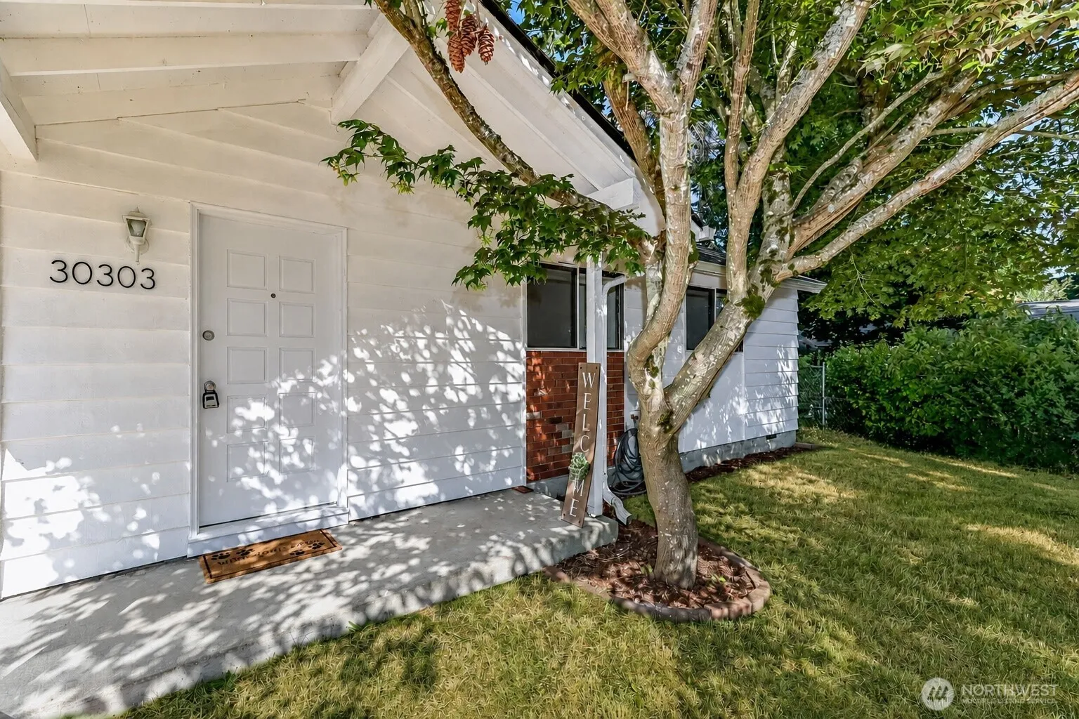 Property photo for 30303 6th Avenue Sw, Federal Way photo 2