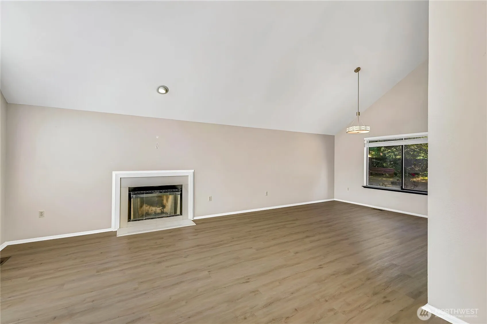 Property photo for 6511 55th Street Ct W, Tacoma photo 3