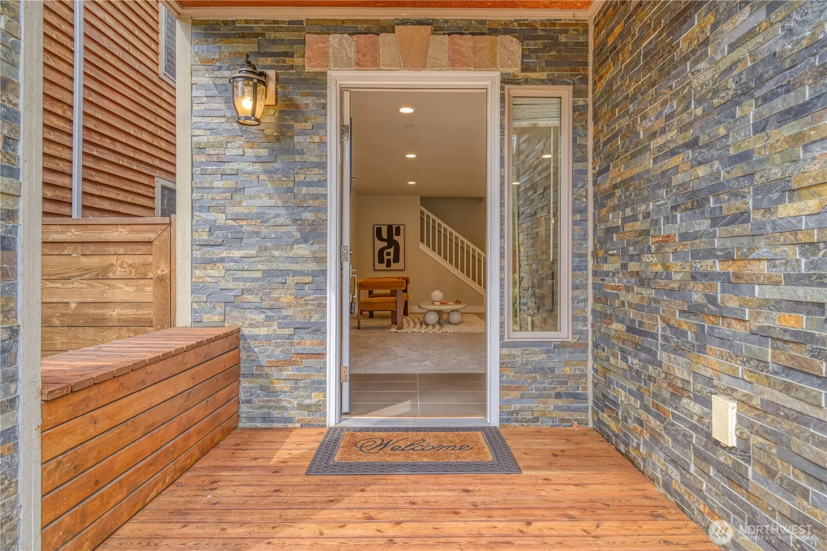 Property photo for 18507 71st Avenue Ne, Kenmore photo 4