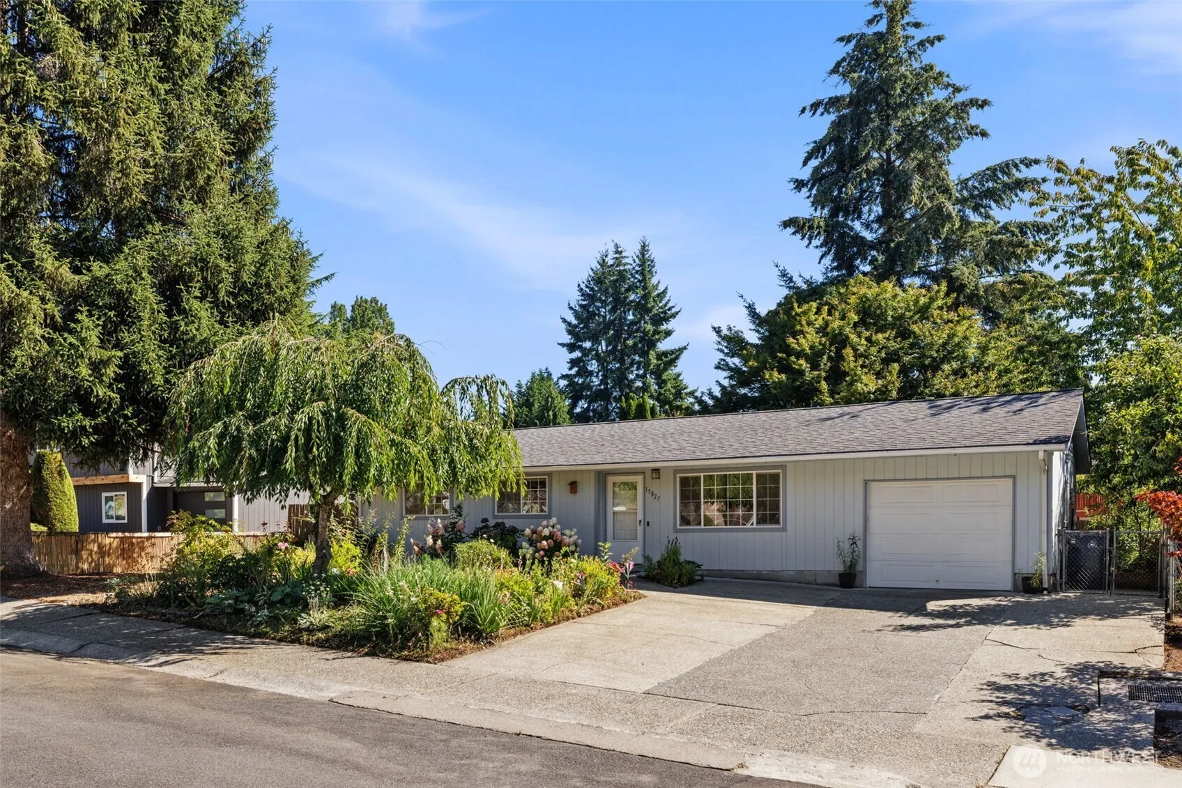 Property photo for 15827 Ne 110th Street, Redmond