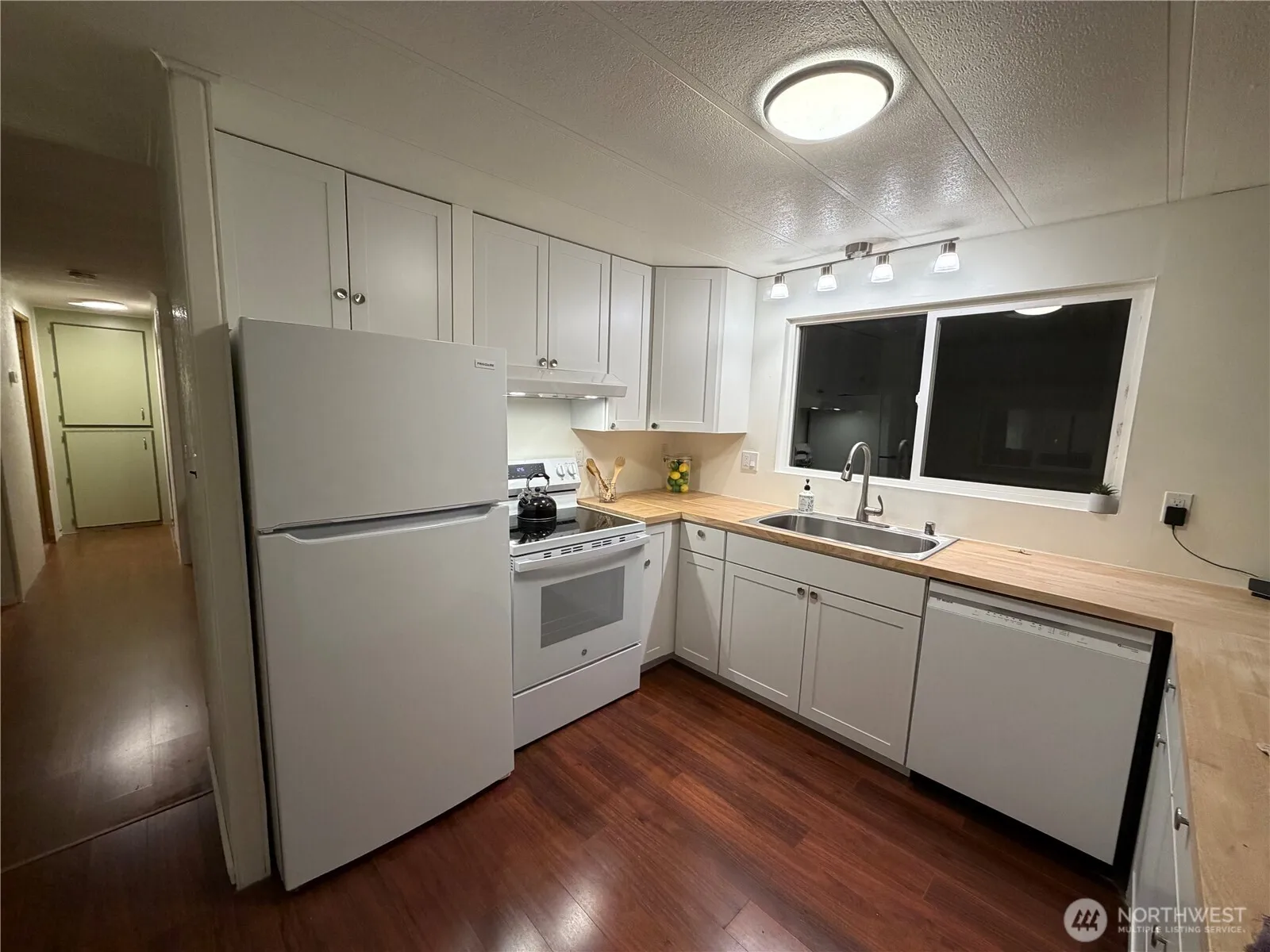 Property photo for 16300 State Hwy 305 Ne #44, Poulsbo photo 3