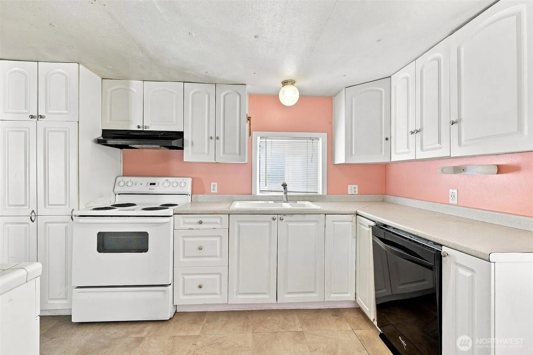 Property photo for 2424 S 260th Street, Kent photo 4