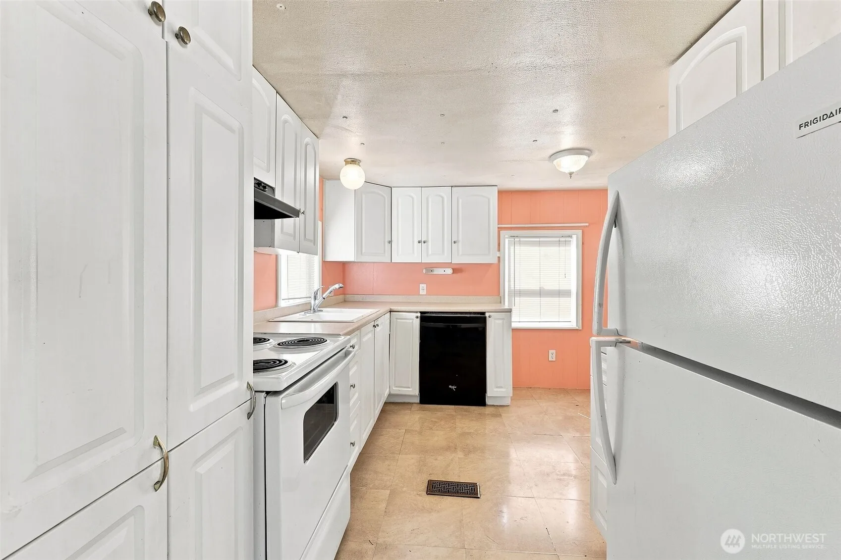 Property photo for 2424 S 260th Street, Kent photo 5
