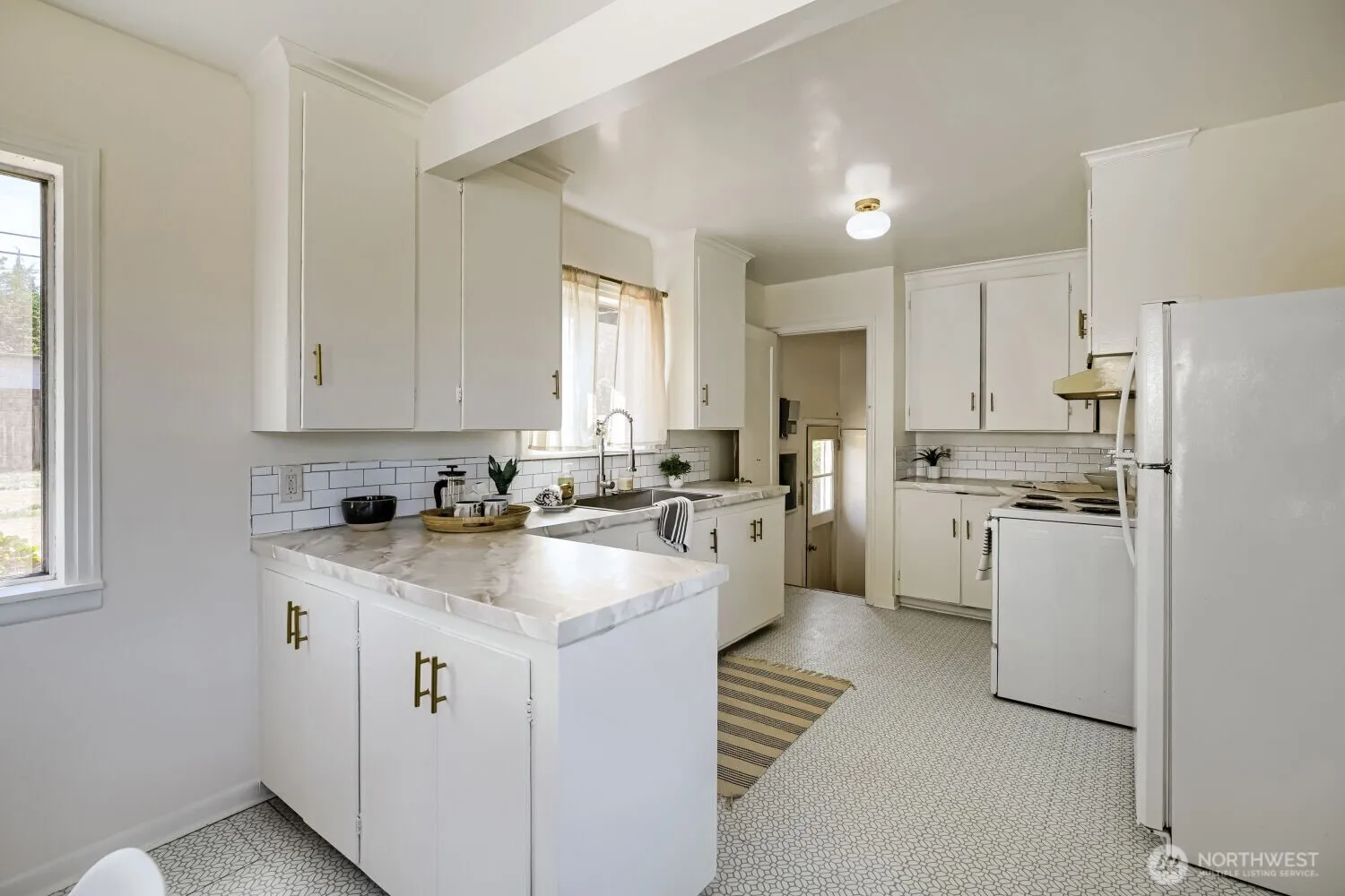 Property photo for 10808 Lake Ridge Drive S, Seattle photo 4
