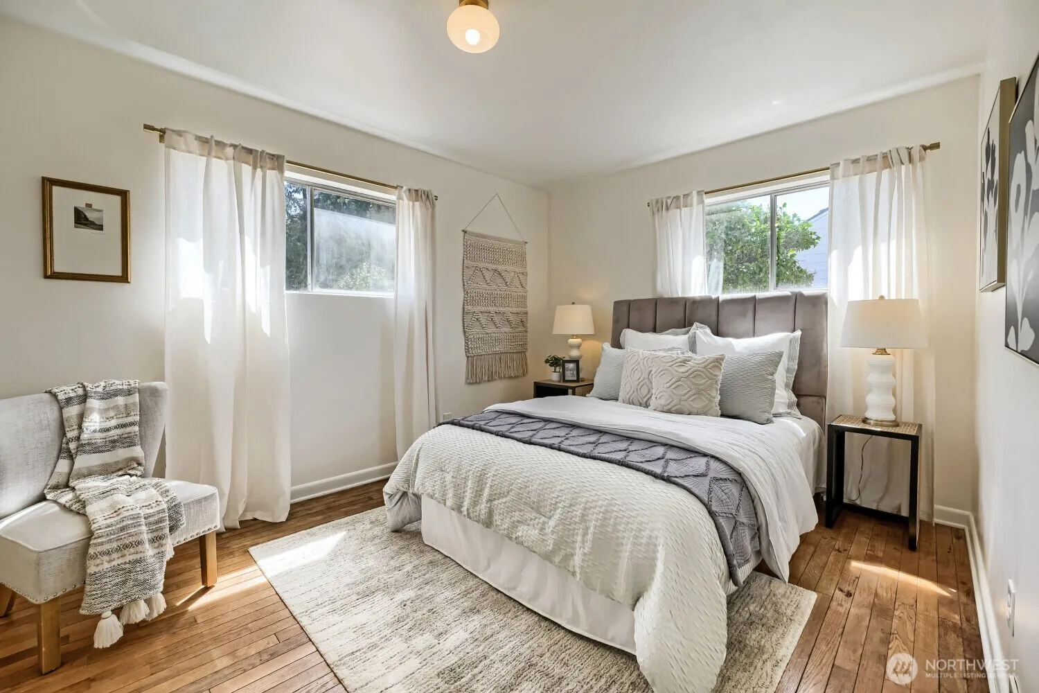 Property photo for 10808 Lake Ridge Drive S, Seattle photo 5