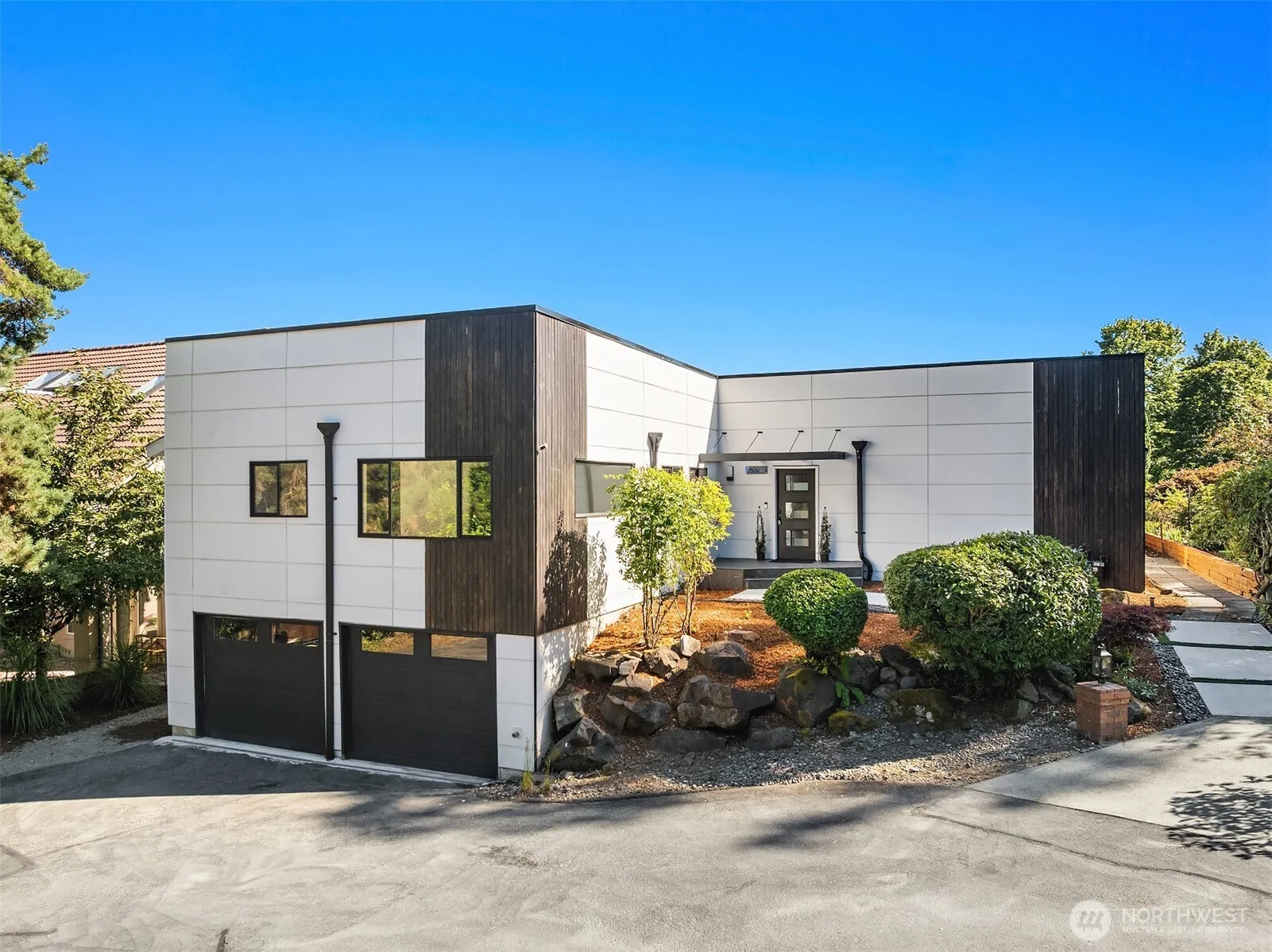 Property photo for 8340 Avalon Drive, Mercer Island photo 5