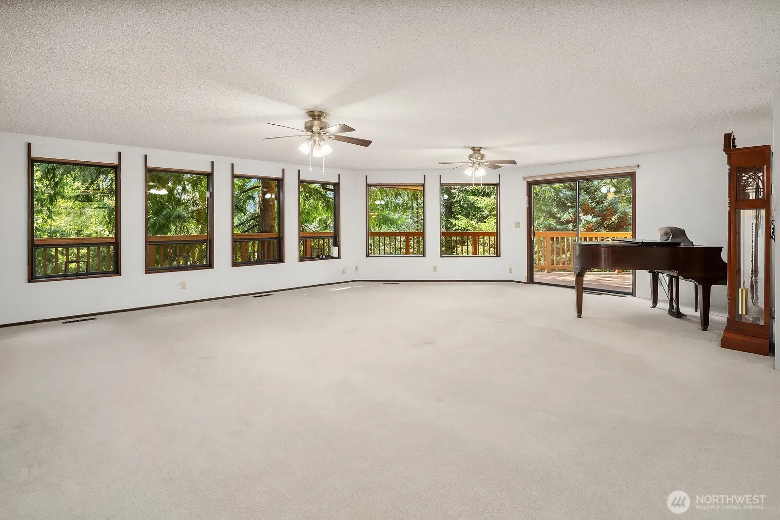 Property photo for 19510 Se May Valley Road, Issaquah photo 3