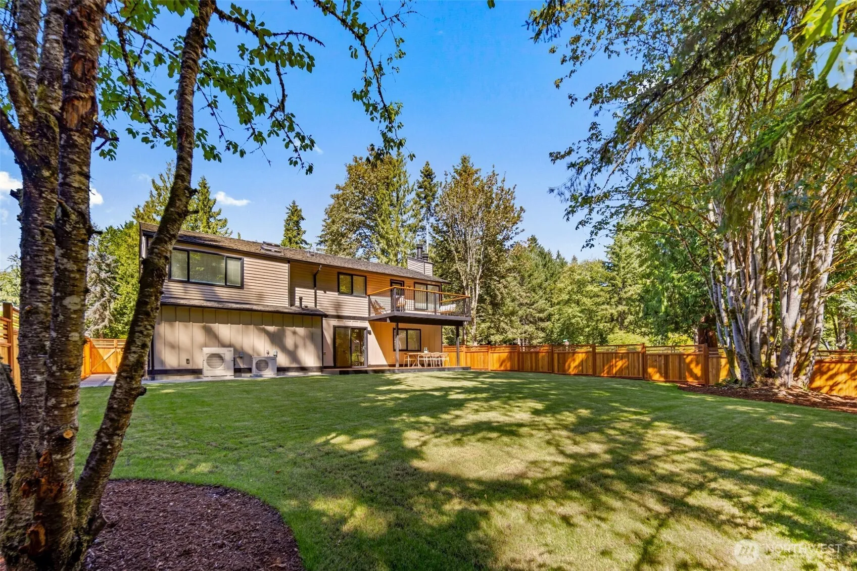 Property photo for 17409 Ne 136th Street, Redmond photo 2