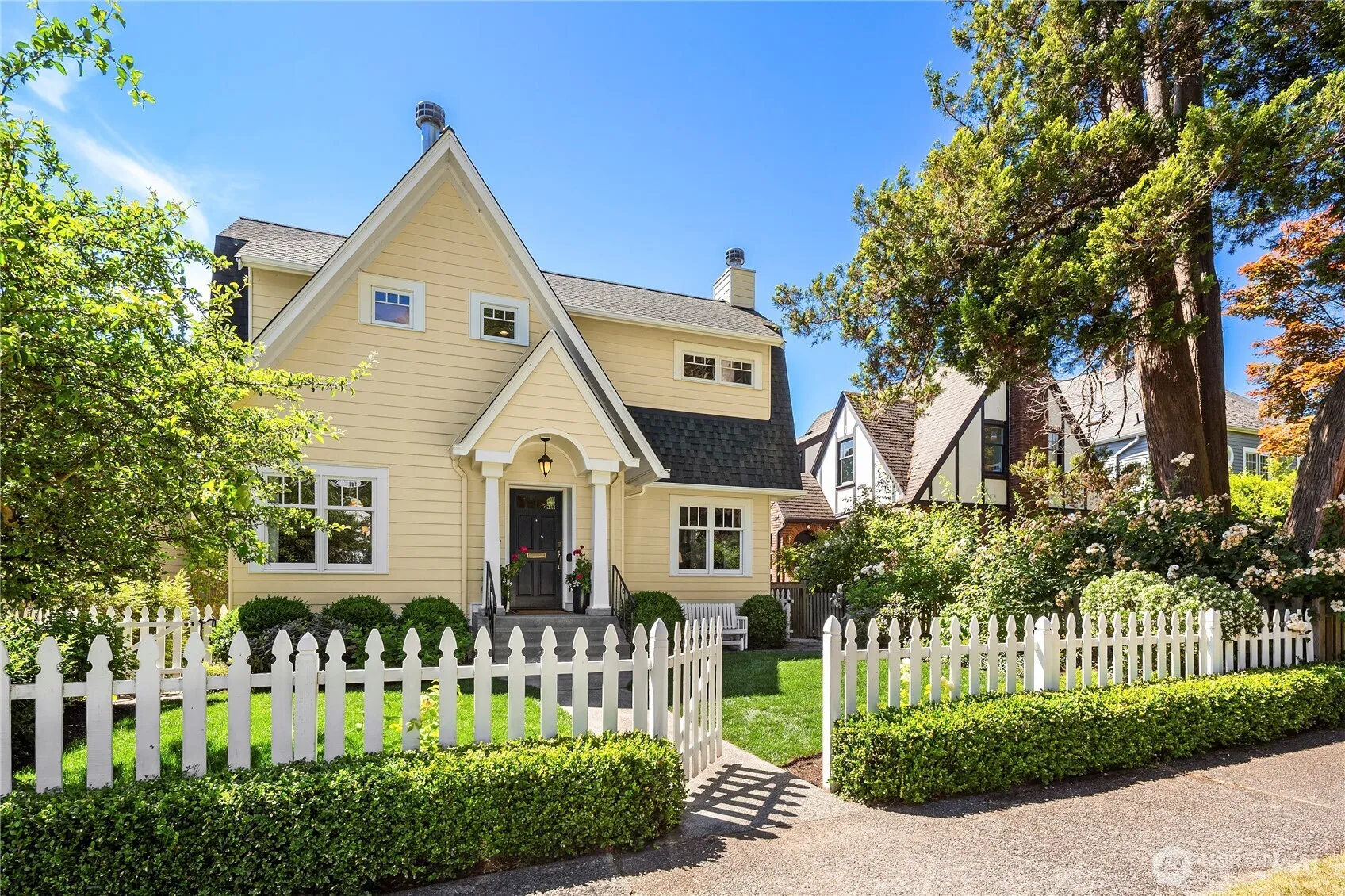 Property photo for 3819 44 Avenue Ne, Seattle