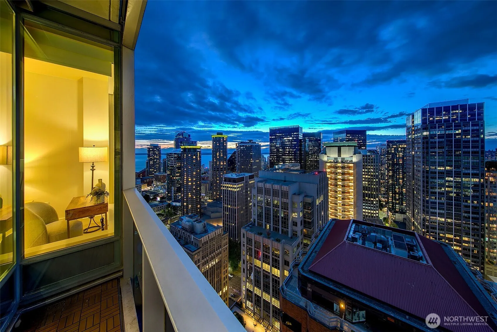 Property photo for 737 Olive Way #3101, Seattle photo 2