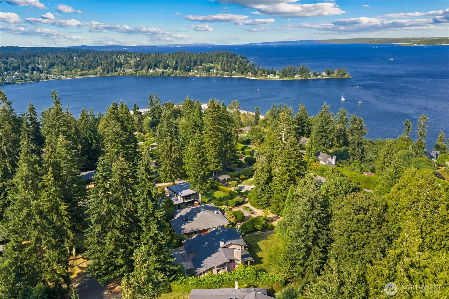 Property photo for 10785 Bill Point Crest Ne, Bainbridge Island photo 4
