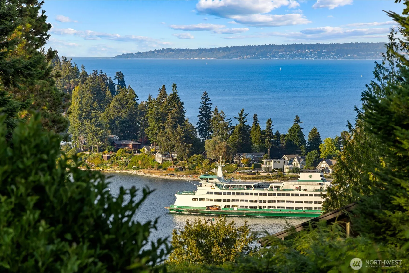 Property photo for 10785 Bill Point Crest Ne, Bainbridge Island photo 2