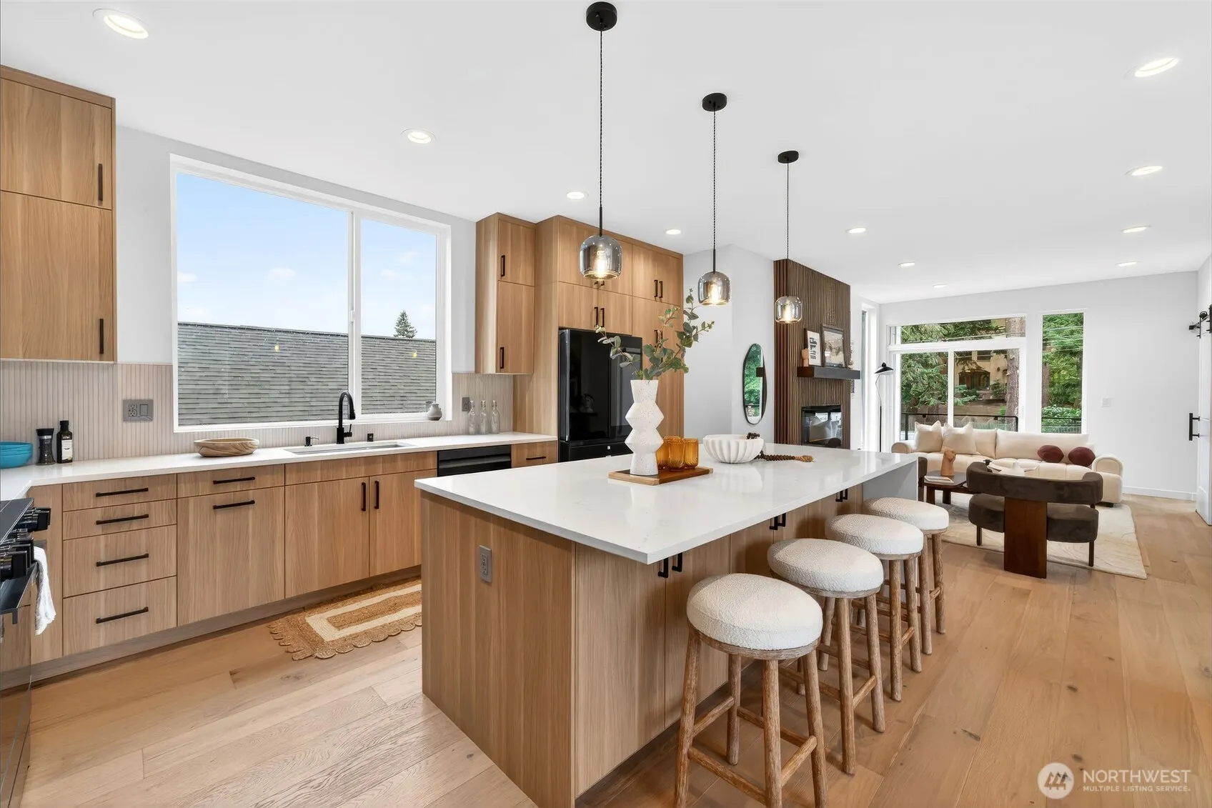 Property photo for 8512 15th Avenue Ne, Seattle photo 4