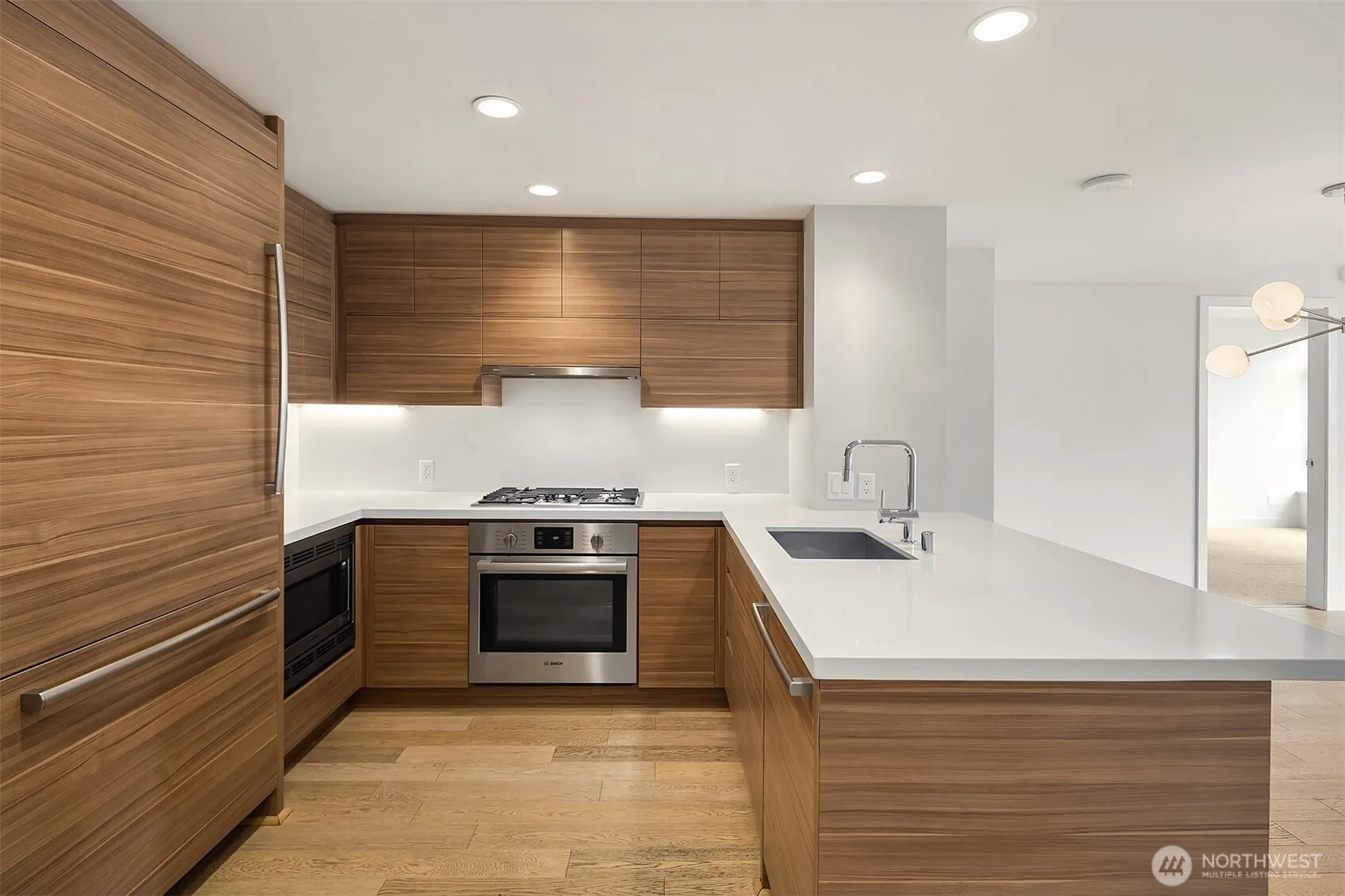 Property photo for 583 Battery St #2208n, Seattle photo 4
