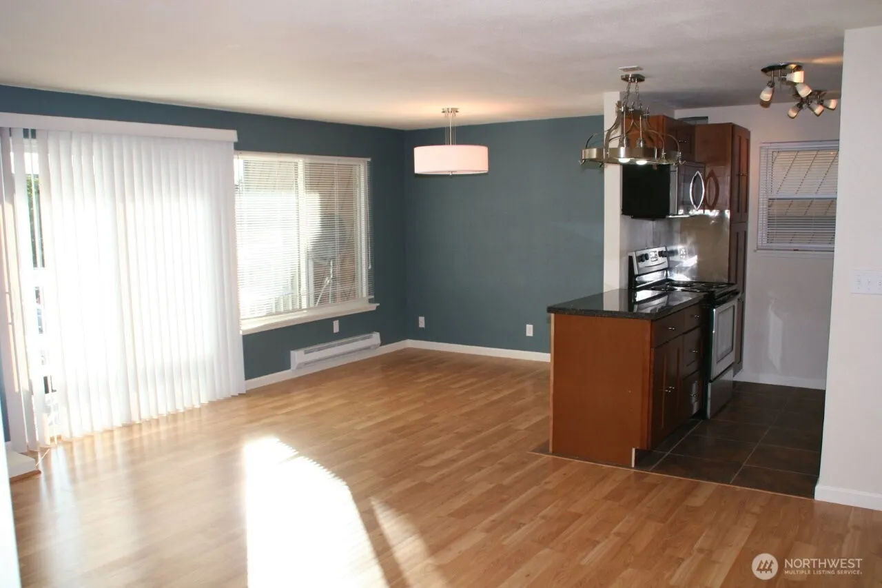 Property photo for 10016 Ne 117th Court, Kirkland photo 5