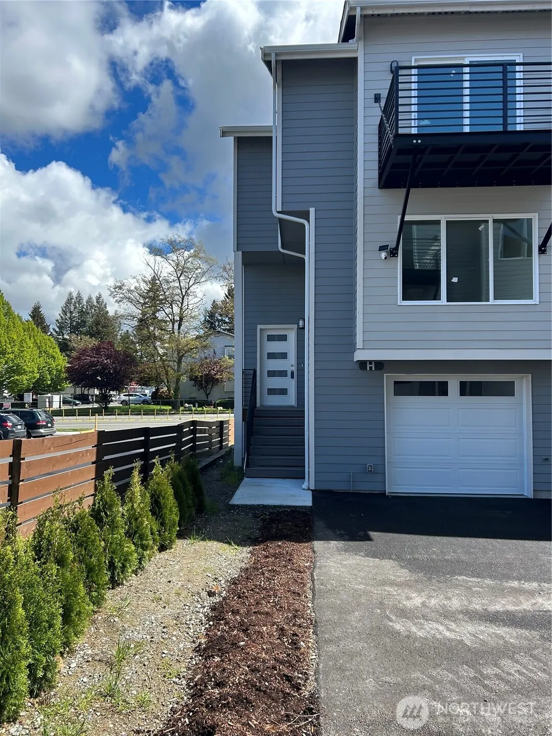 Property photo for 13243 Ambaum Boulevard Sw #c, Burien photo 2