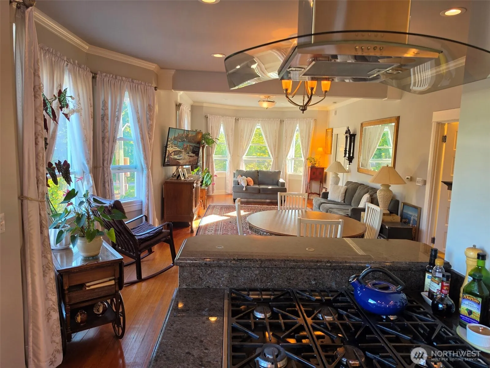 Property photo for 7652 E Green Lake Drive N, Seattle photo 3