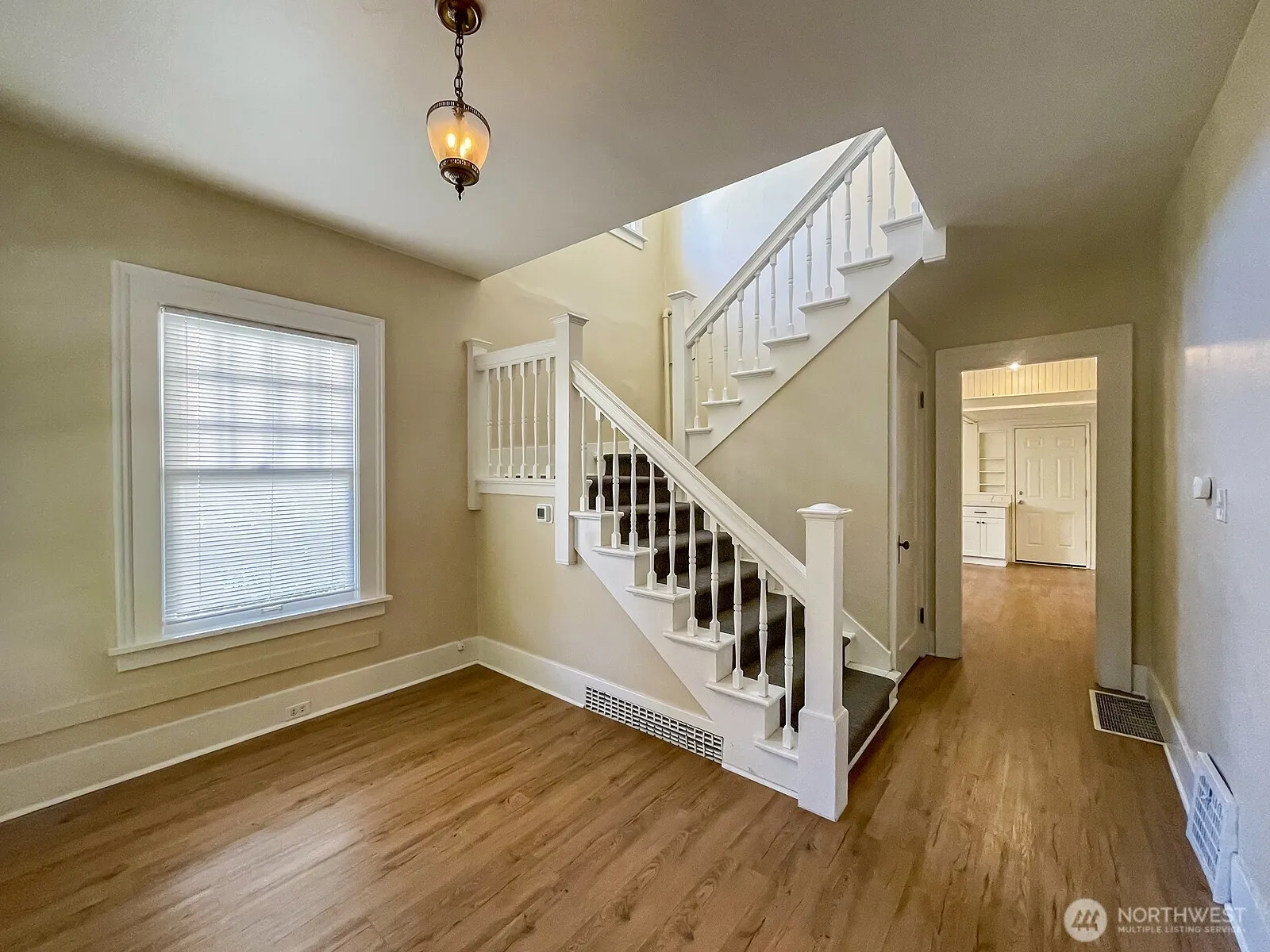 Property photo for 5262 15th Avenue Ne, Seattle photo 3