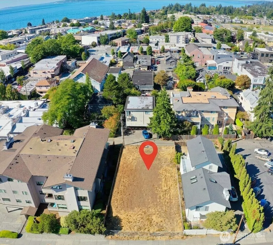Property photo for 527 Maple Street, Edmonds photo 2