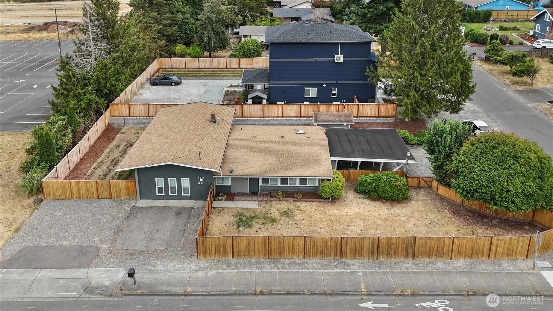 Property photo for 9711 Farwest Drive Sw, Lakewood photo 2