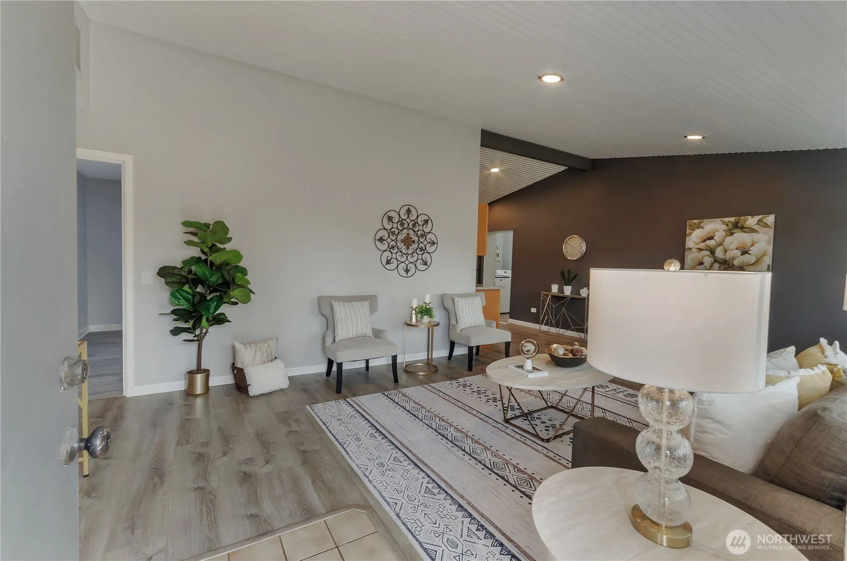 Property photo for 9711 Farwest Drive Sw, Lakewood photo 3