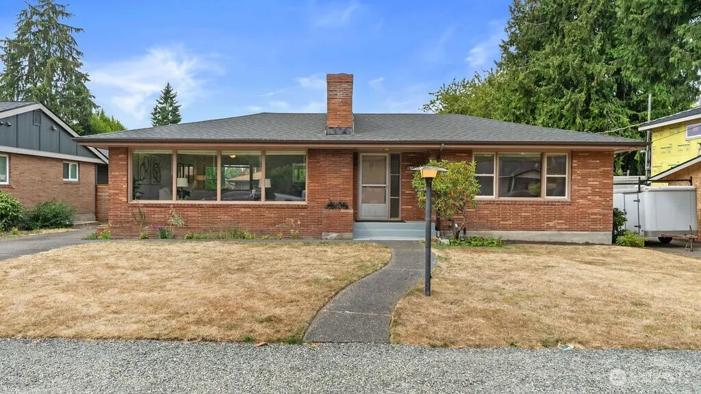 Property photo for 9533 14th Avenue Nw, Seattle photo 2
