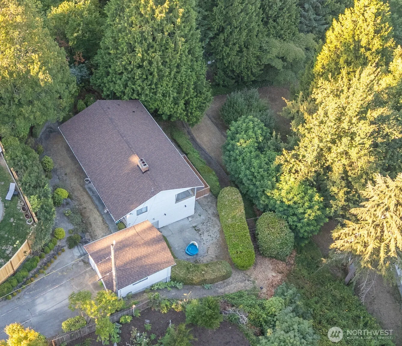 Property photo for 19526 53rd Avenue Ne, Lake Forest Park photo 3