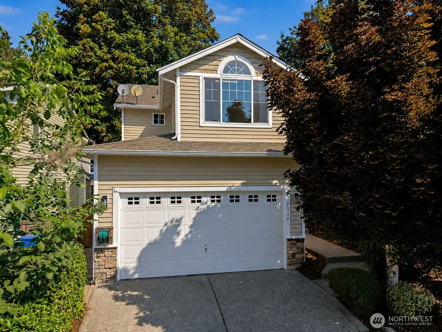 Property photo for 7530 Ne 204th Place, Kenmore photo 2