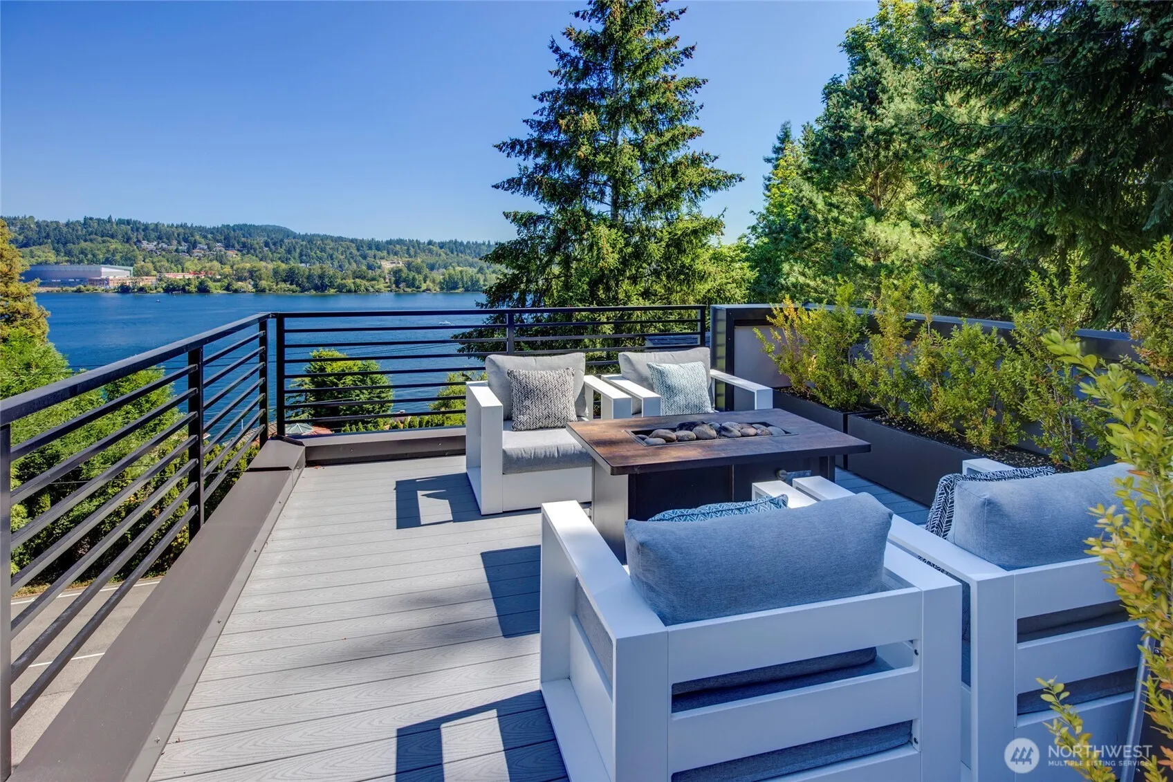 Property photo for 7429 E Mercer Way, Mercer Island photo 4