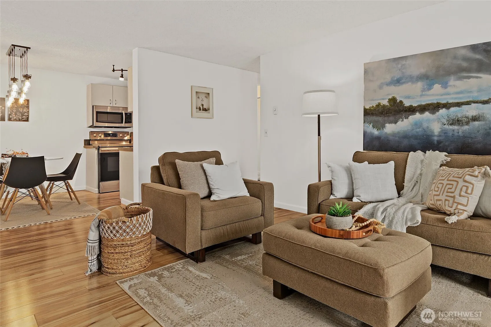 Property photo for 10501 8th Avenue Ne #406, Seattle photo 4