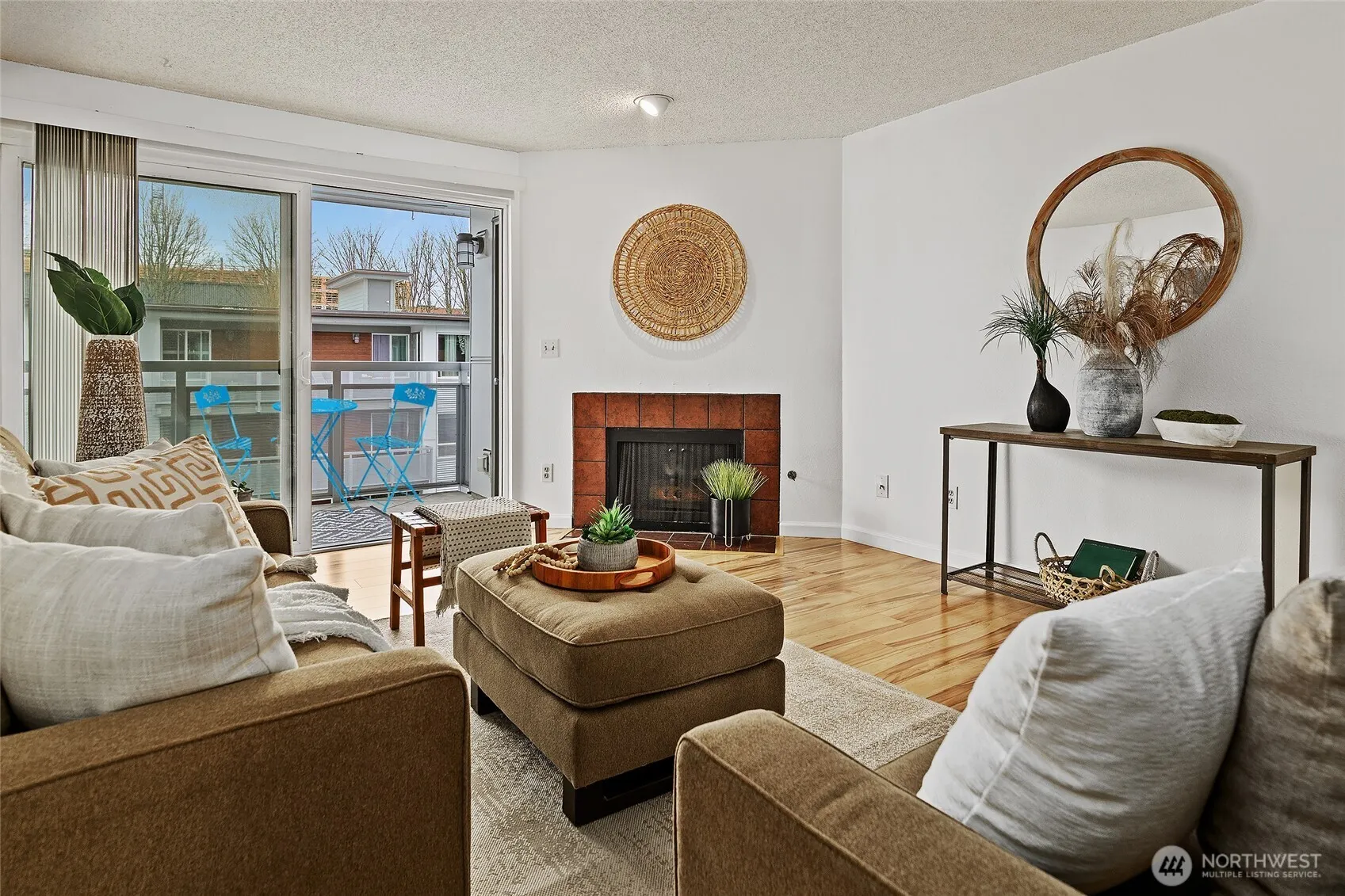 Property photo for 10501 8th Avenue Ne #406, Seattle photo 2