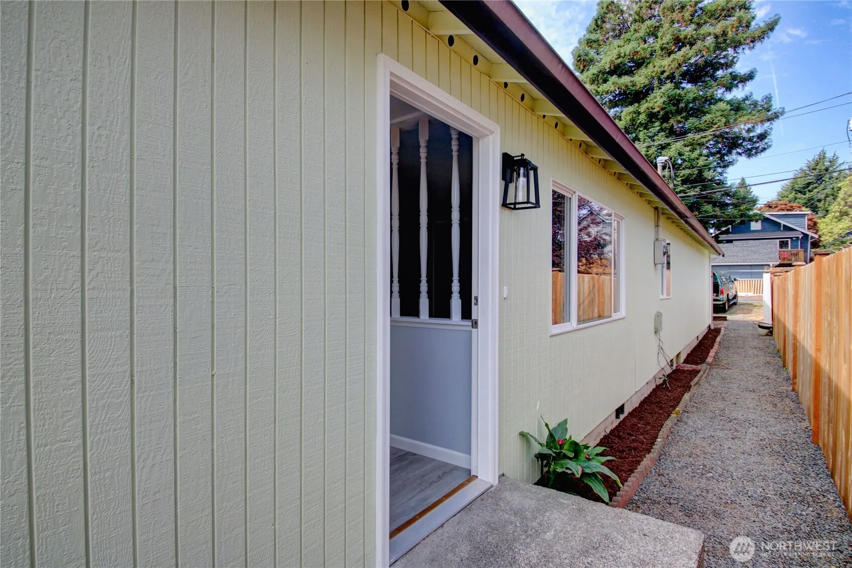 Property photo for 2524 Walnut Street, Everett