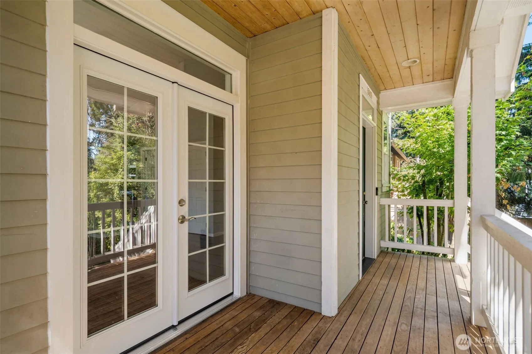 Property photo for 15009 Westminster Way N, Seattle photo 4
