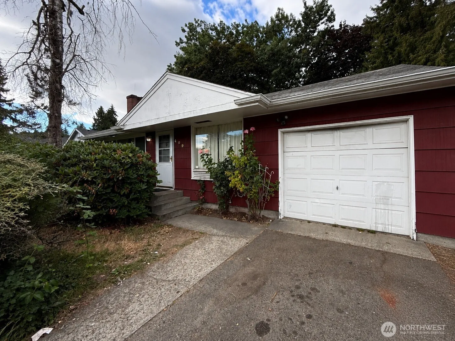 Property photo for 409 106th St S, Tacoma photo 2