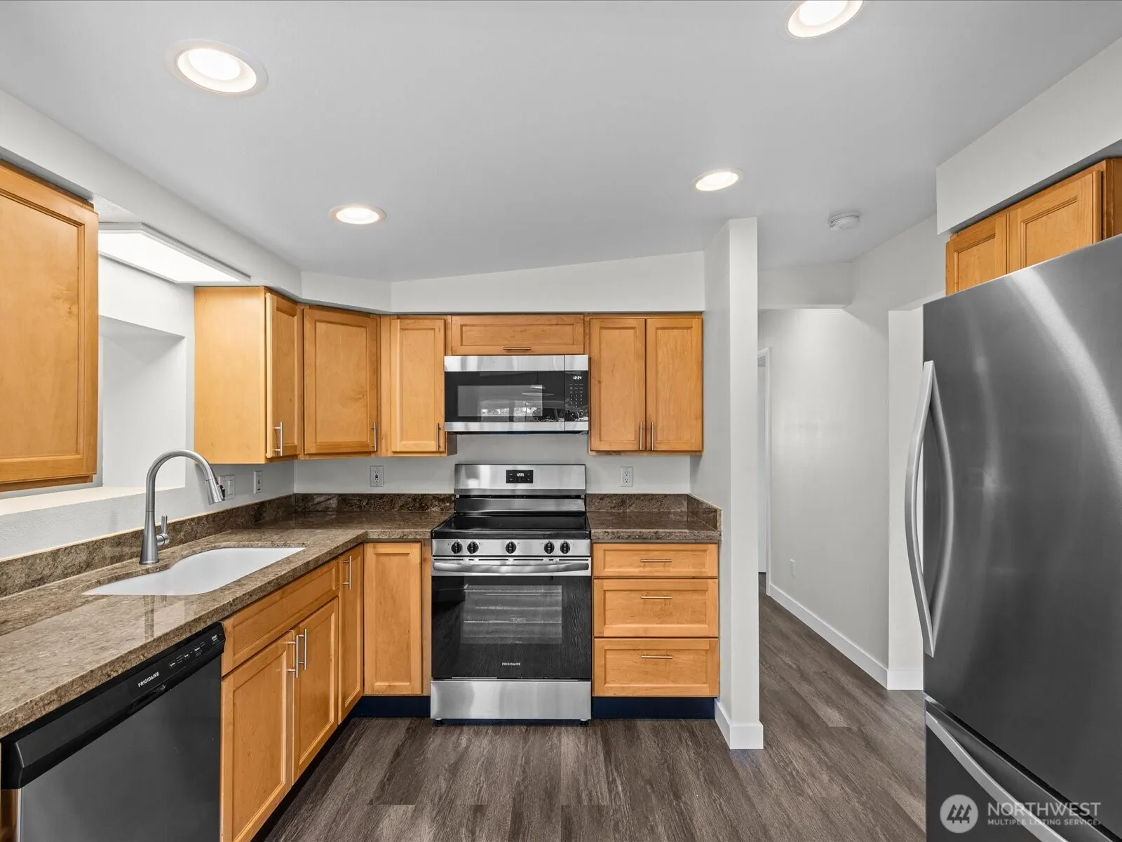 Property photo for 10833 11th Avenue Sw, Seattle photo 2