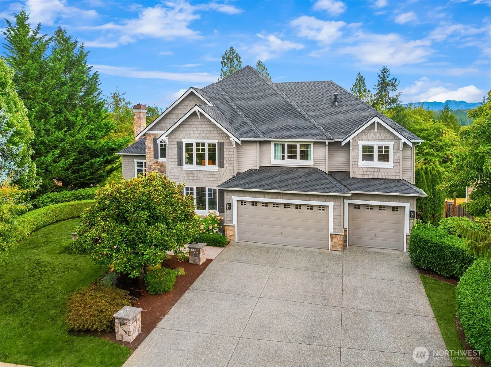 Property photo for 2046 277th Avenue Se, Sammamish
