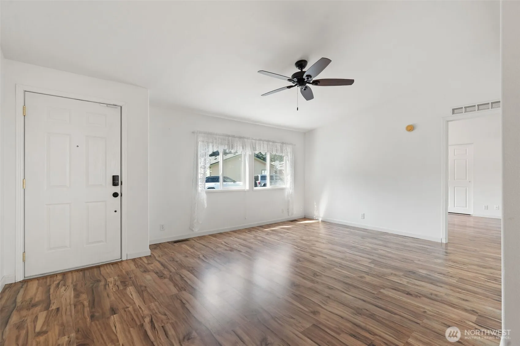 Property photo for 4906 Wildflower Lane Ne, Bremerton photo 5