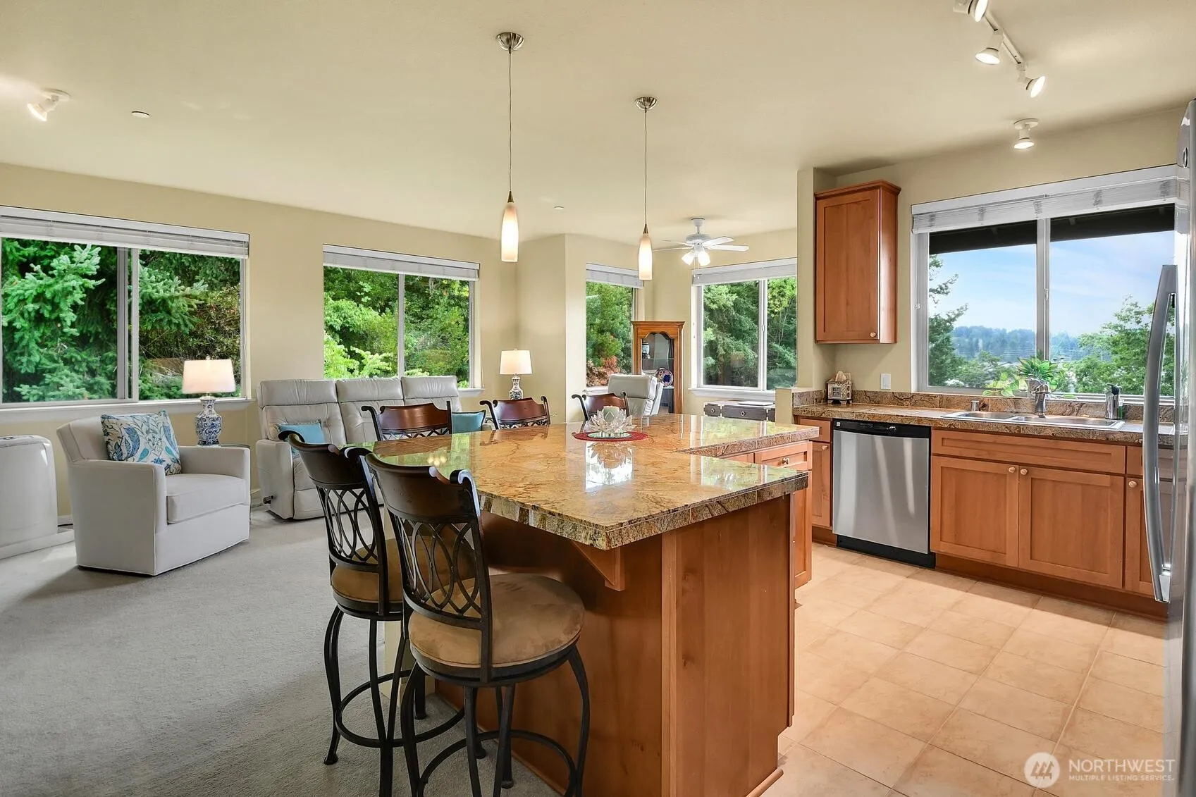 Property photo for 6800 132nd Place Se #e-401, Newcastle photo 4