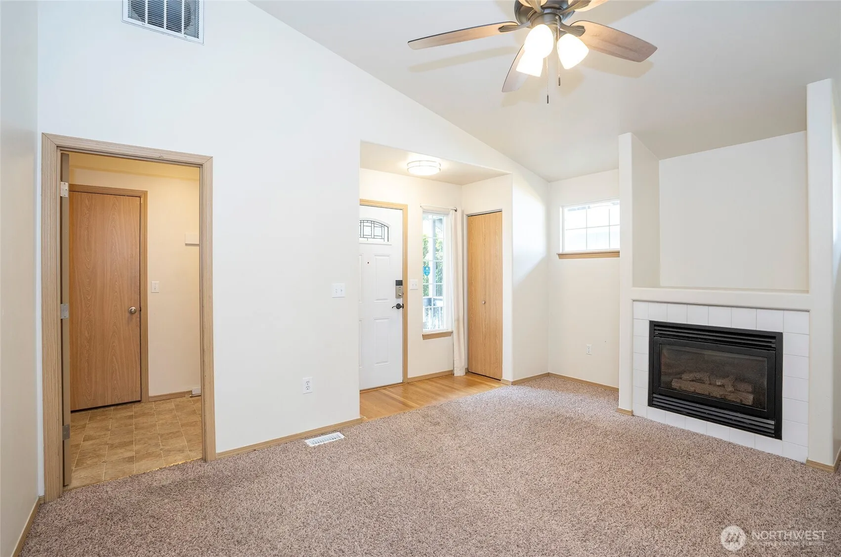 Property photo for 115 100th Street Ct E, Tacoma photo 4