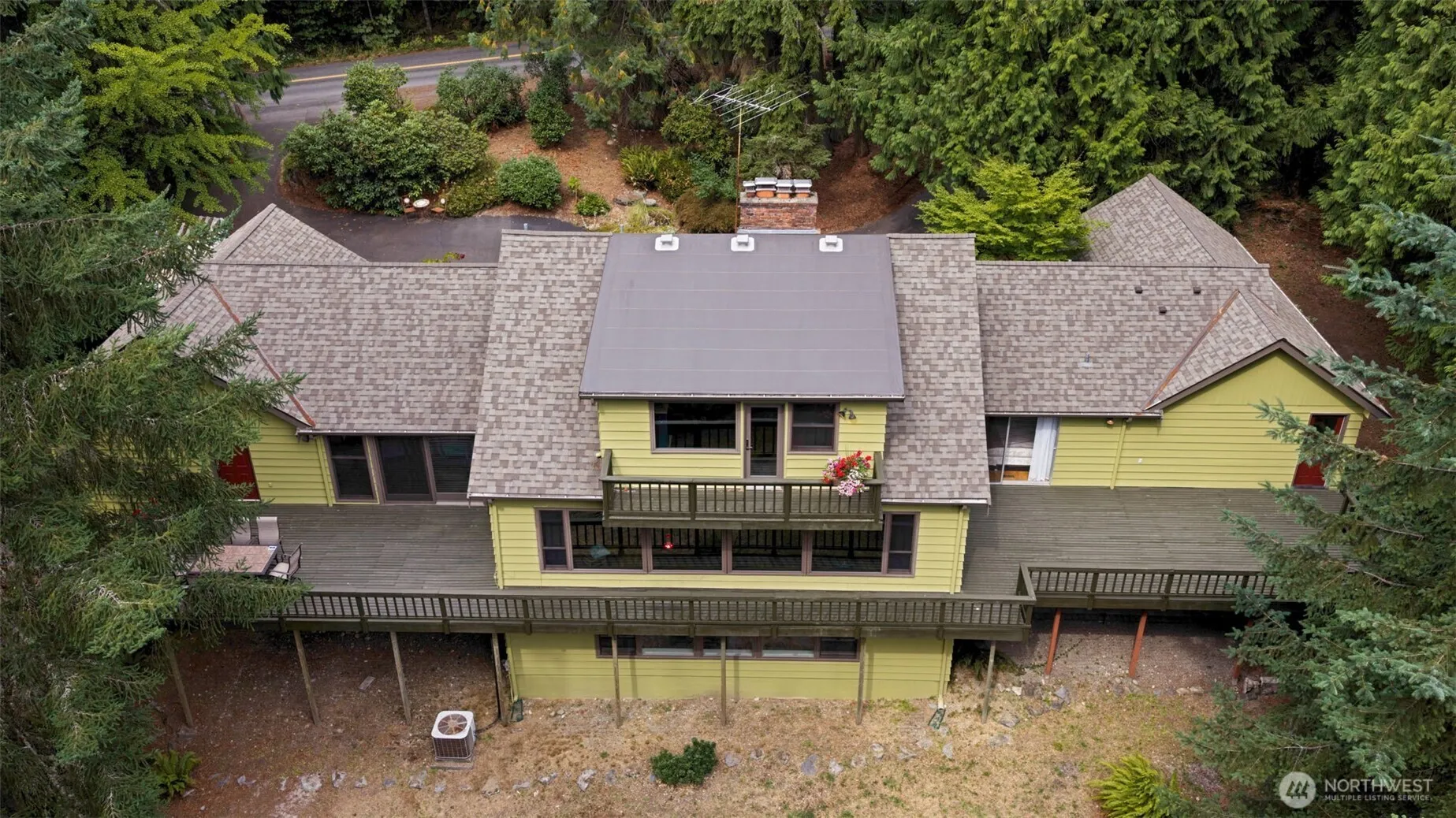 Property photo for 25235 Se Mirrormont Drive, Issaquah photo 4