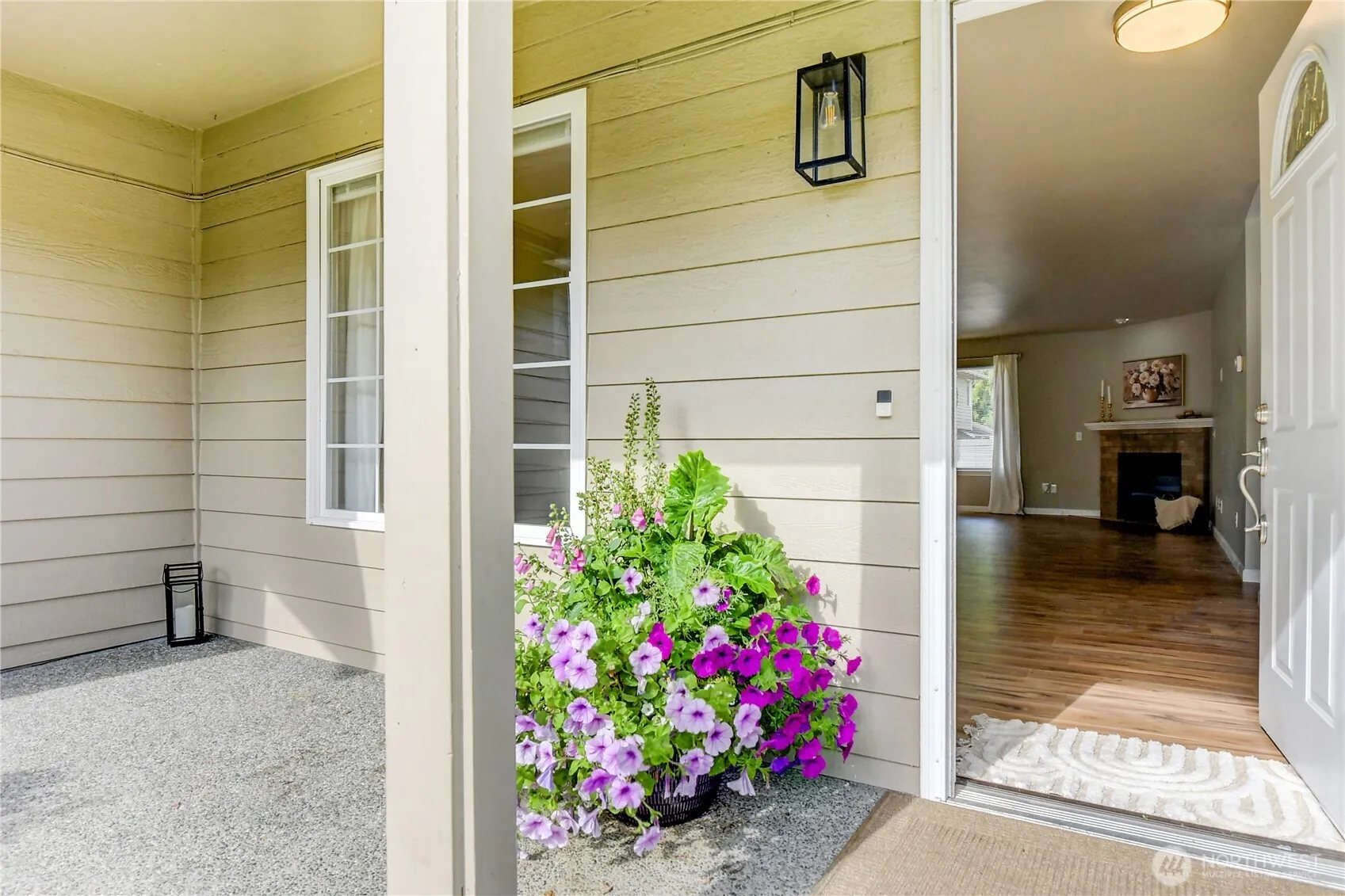 Property photo for 15512 3rd Place W, Lynnwood photo 3